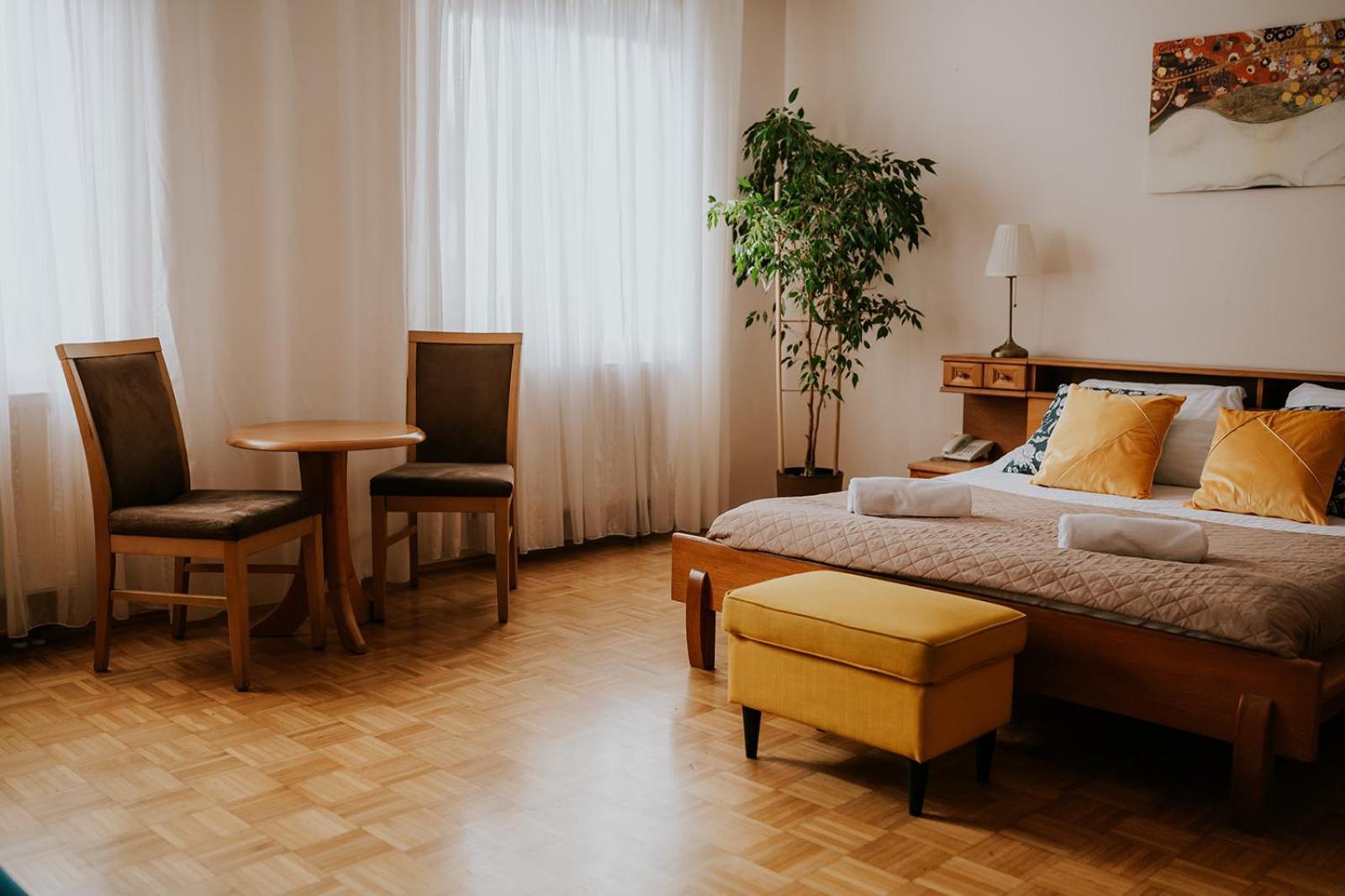 Hotel Garden Oleśnica المظهر الخارجي الصورة